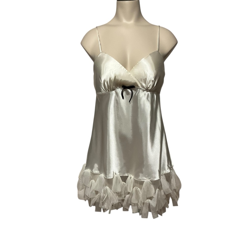 FLORA’S FOLLIES sz Small Satin Chemise Spaghetti Straps Ruffled Hem Sexy White
